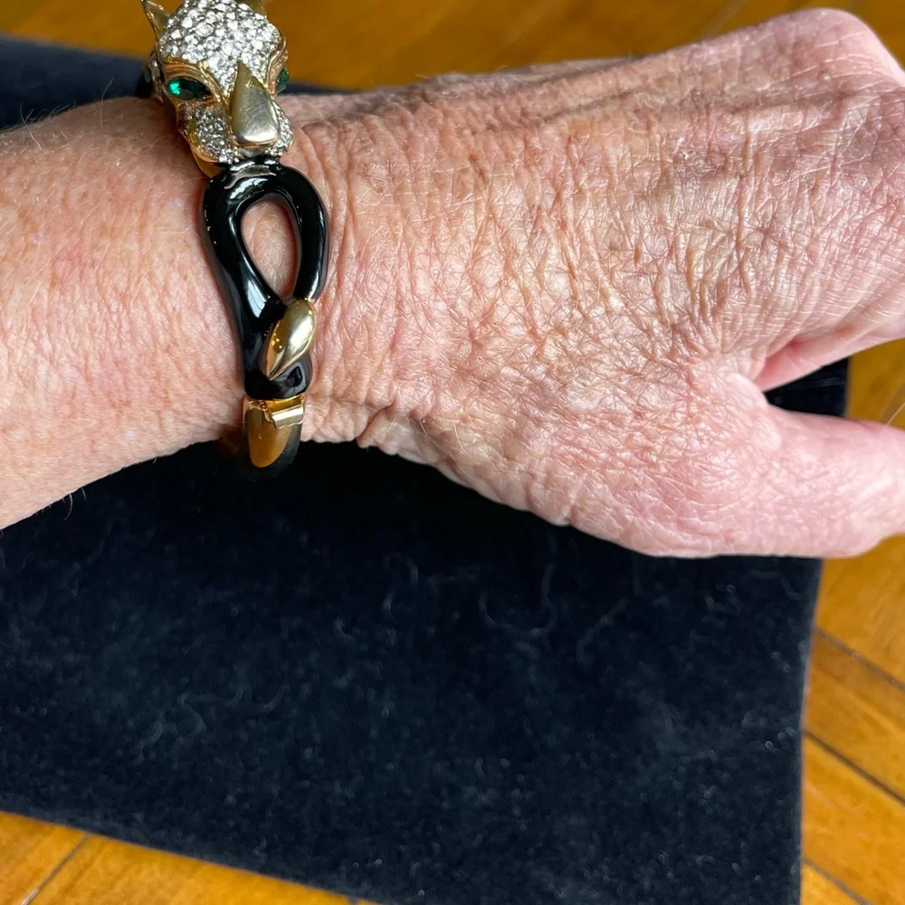 Vintage Jaguar enameled and rhinestone bangle bracelet. Perfect condition - Picture 2 of 5